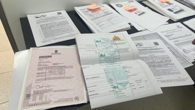 Licencias y procesos activos.